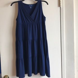 A knee length dress and design.